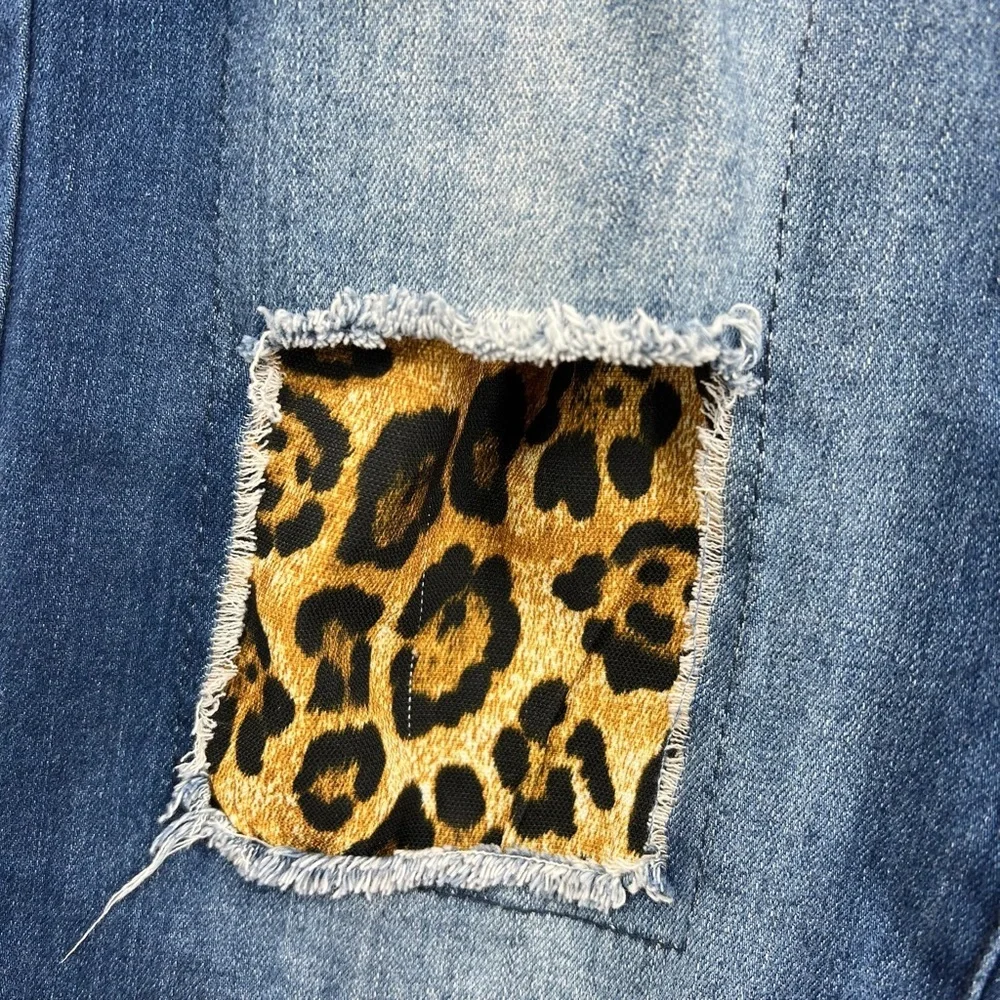L&B Lucky & Blessed Sz 8 Bermuda Jean Leopard Patches Shorts NWT